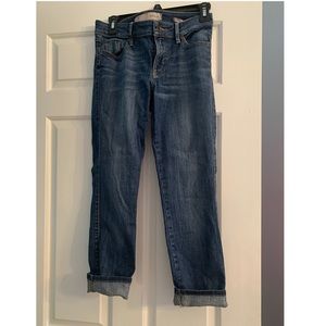 Guess Cropped Legged Jeans in great condition!!